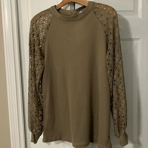 Miholl L top with detailed sleeves NWT